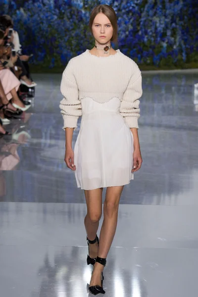 Look 9